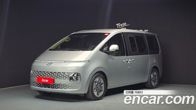 Hyundai Staria 4WD Tourer 9-Seater, 2022