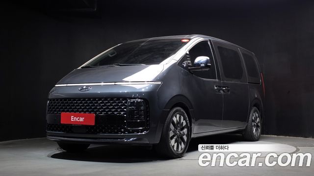 Hyundai Staria Lounge 9-Seater, 2022
