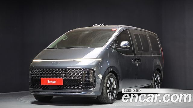 Hyundai Staria 4WD Lounge 9-Seater, 2024