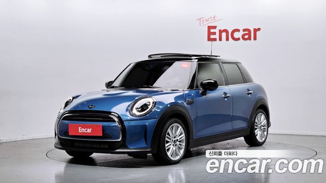 Mini Cooper 5-Door Classic Plus, 2022