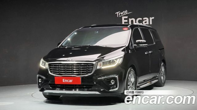 Kia Canival 9-Seater Luxury, 2018