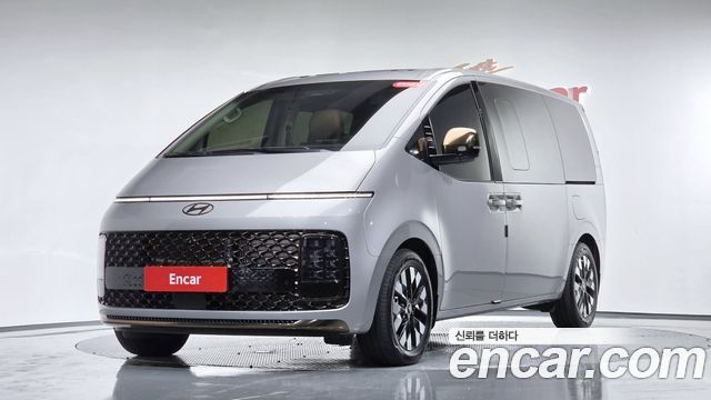 Hyundai Staria 4WD Lounge 9-Seater, 2025