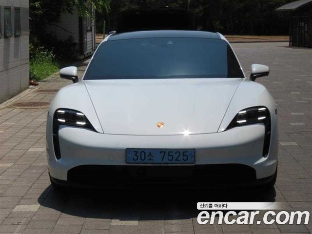 Porsche Taycan Base, 2023
