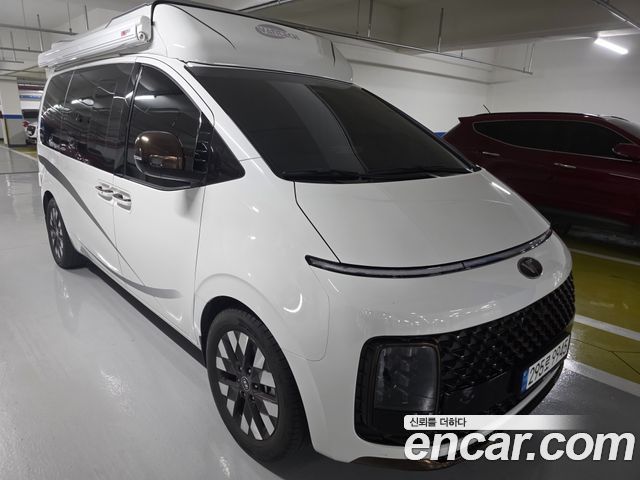 Hyundai Staria 4WD Lounge 9-Seater, 2023