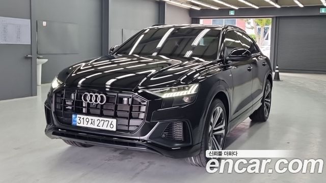 Audi Q8 55 TFSI Quattro Premium, 2023