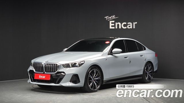 BMW 5-Series 530i xDrive M Sport, 2024