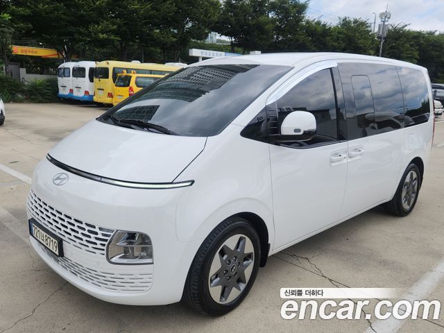 Hyundai Staria Tourer 11-Seater, 2025