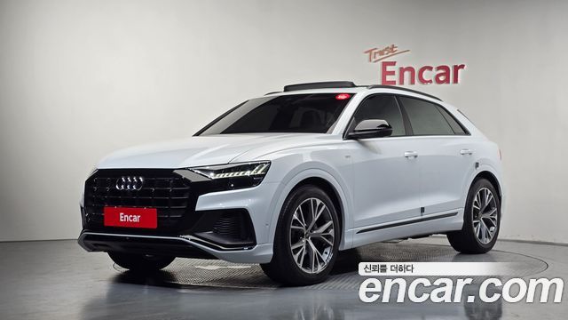 Audi Q8 55 TFSI Quattro Premium, 2022