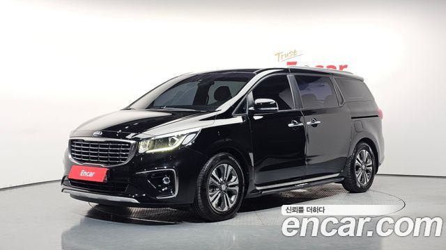 Kia Canival 9-Seater Luxury, 2018