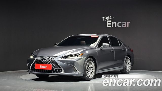 Lexus ES Executive, 2024