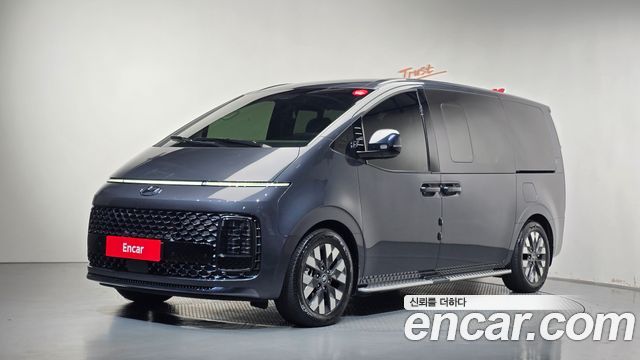 Hyundai Staria 4WD Lounge 9-Seater, 2023