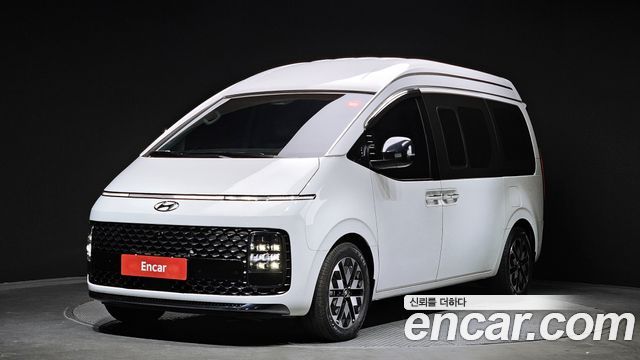 Hyundai Staria 4WD Lounge 7-Seater, 2023