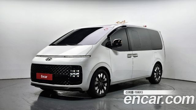 Hyundai Staria Lounge 9-Seater, 2024