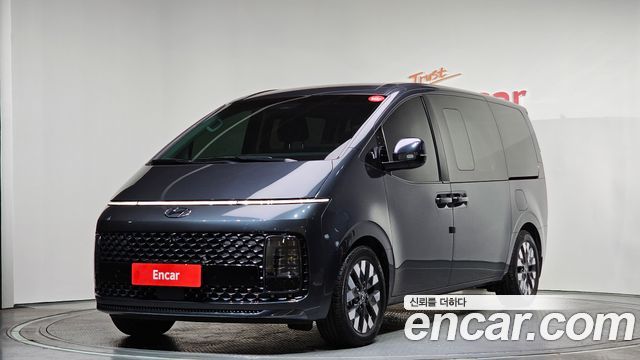 Hyundai Staria 4WD Lounge 9-Seater, 2023
