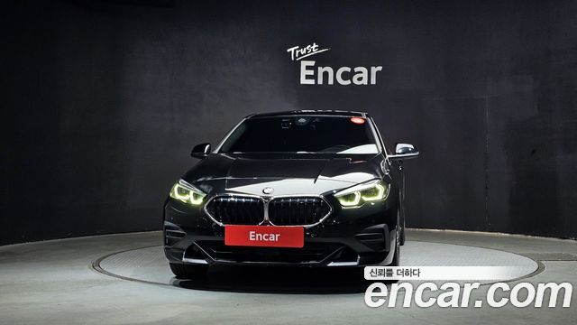 BMW 2-Series 220i Advantage, 2022