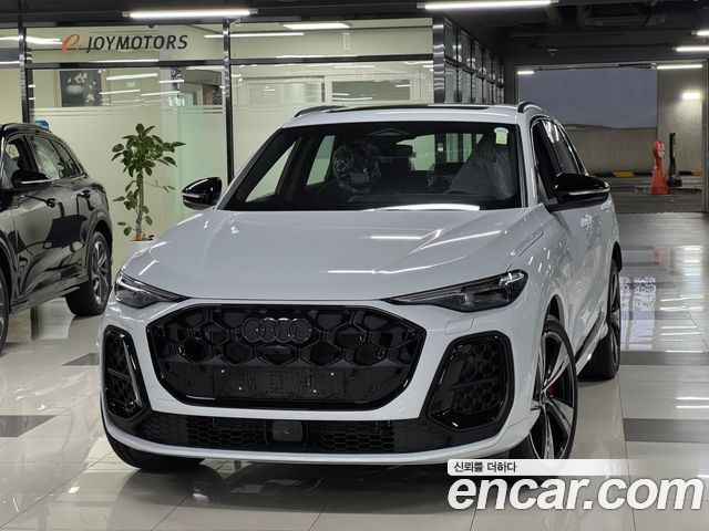 Audi Q5 40 TDI Quattro S Line Black Edition, 2025