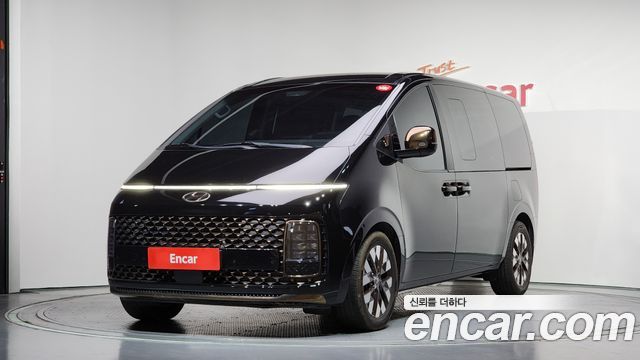 Hyundai Staria Lounge 9-Seater, 2022