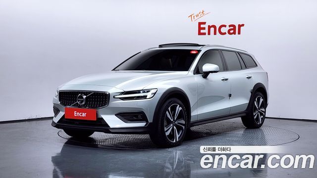 Volvo V60 B5 Pro AWD, 2021