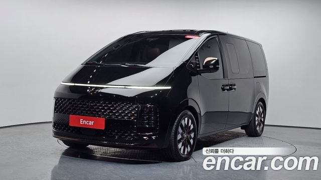 Hyundai Staria 4WD Lounge 9-Seater, 2021