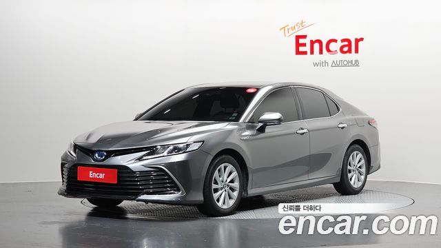 Toyota Camry 2.5 LE Hybrid, 2023