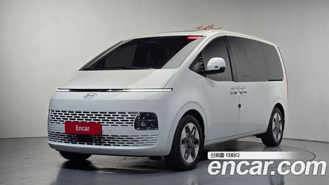 Hyundai Staria Tourer 11-Seater, 2025