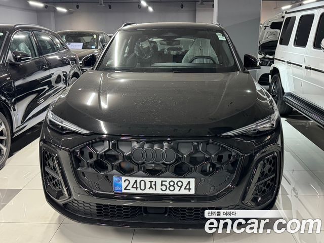 Audi Q5 40 TDI Quattro S Line Black Edition, 2025