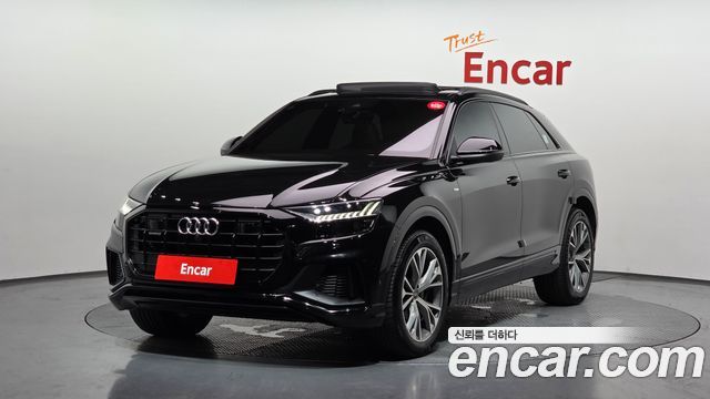 Audi Q8 55 TFSI Quattro Premium, 2022
