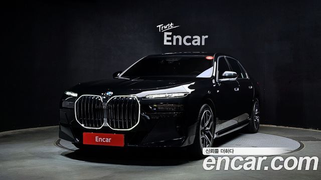 BMW 7-Series 740i xDrive M Sport, 2025
