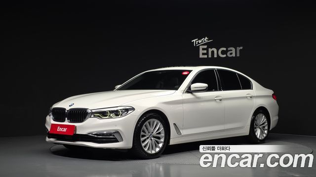 BMW 5-Series 530i Luxury Plus, 2020