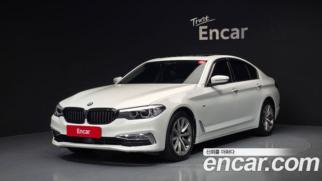 BMW 5-Series 520i Luxury, 2018