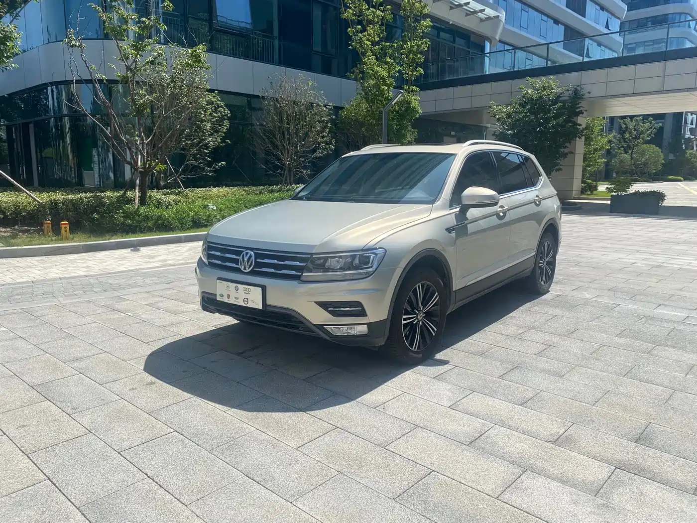Volkswagen Tiguan L 2019 330TSI Automatic 2WD Panorama Comfort Edition China VI