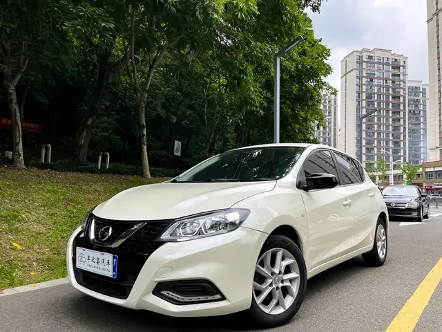 Nissan Tiida 2021 1.6L CVT Cool Edition