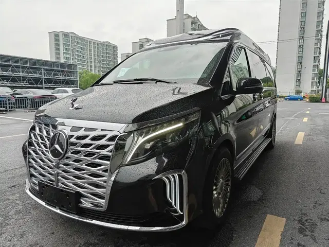 Mercedes-Benz Vito 2023 2.0T Business 7-Seater