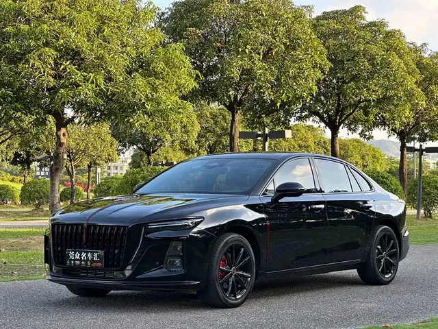 Hongqi H5 2025 2.0T Automatic Flag Celebration 500,000 Units Anniversary Edition