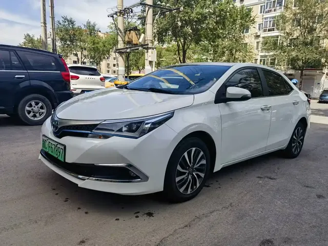 Toyota Corolla Twin Engine E+ 2019 1.8L E-CVT Leading Edition