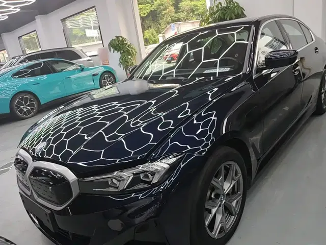 BMW i3 2022 eDrive 35 L