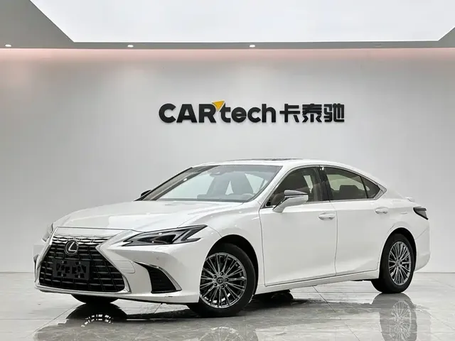 Lexus ES 2025 300h Ultimate Edition