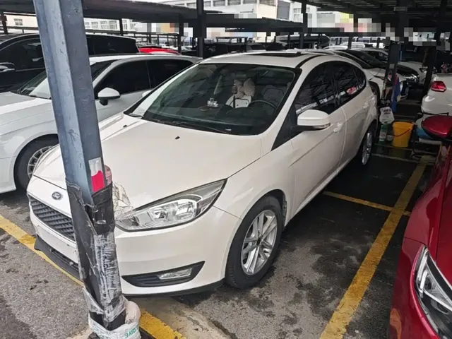 Ford Focus 2018 Hatchback Classic 1.6L Automatic Trend Smart Edition
