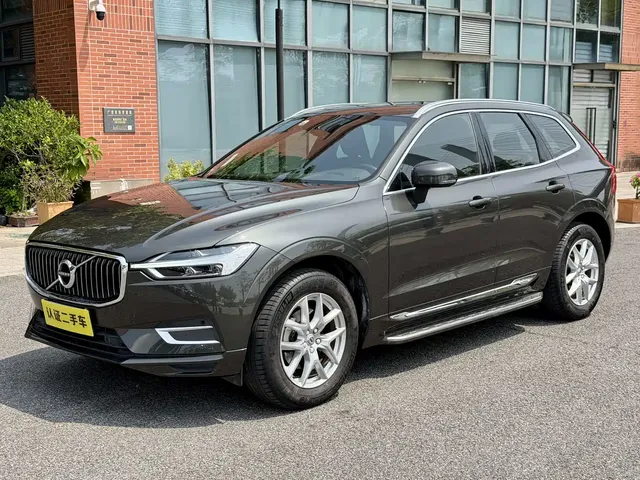 Volvo XC60 2021 T5 AWD Momentum