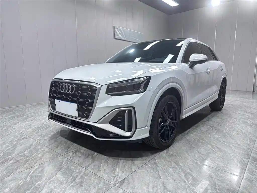 Audi Q2L 2022 35 TFSI Fashion Dynamic