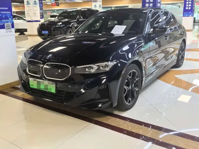 BMW i3 2023 eDrive 40 L Shadowline Package