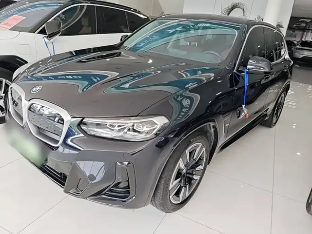 BMW iX3 2024 Leading Edition
