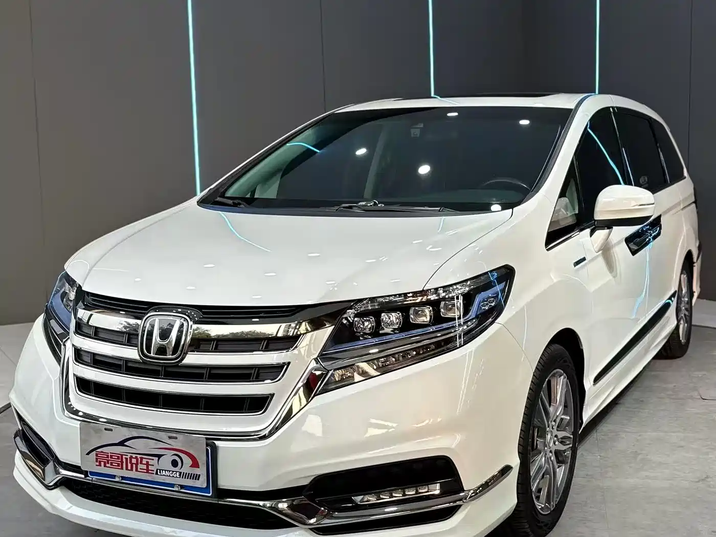 Honda Elysion 2019 2.0L Hybrid Luxury Edition