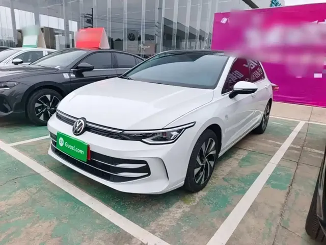 Volkswagen Golf 2025 300TSI Pro