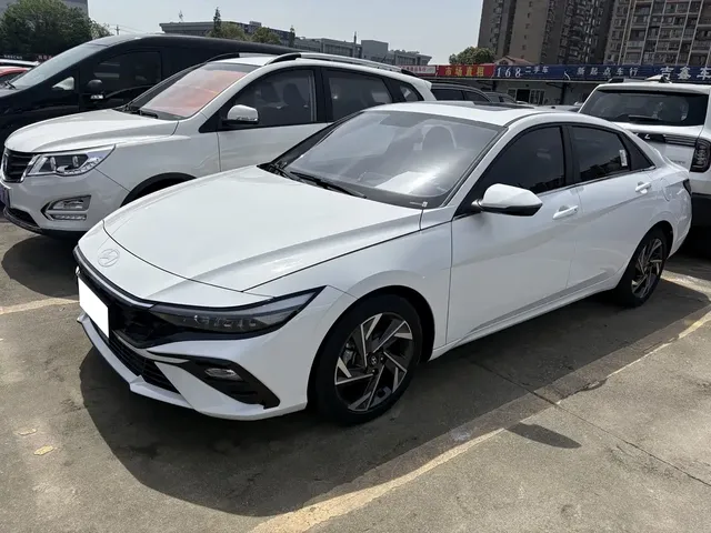 Hyundai Elantra 2022 1.5L CVT GLX Elite Edition