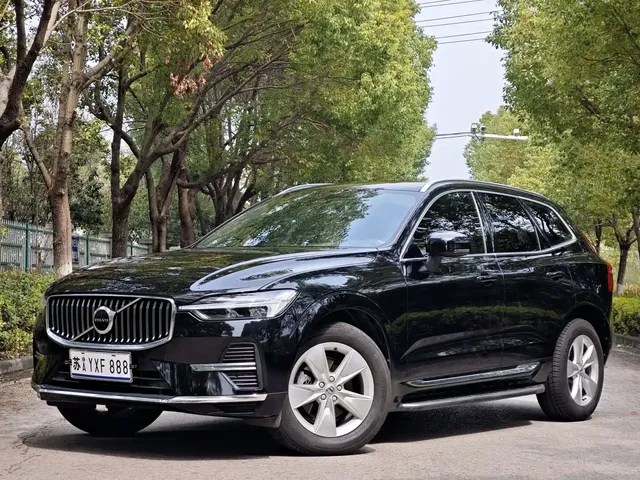 Volvo XC60 2022 B5 AWD R-Design