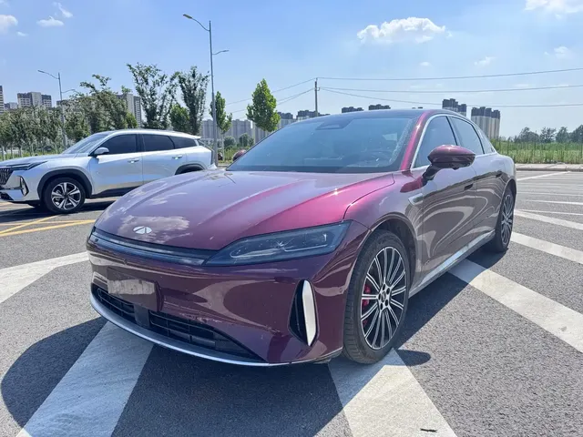 Chery Fengyun A9L 2025 Model 4WD High-performance Summit Edition