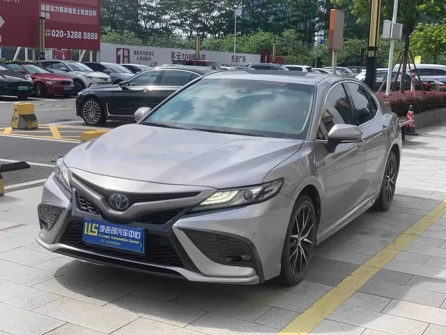 Toyota Camry 2021 Hybrid 2.5HS Fashion Edition