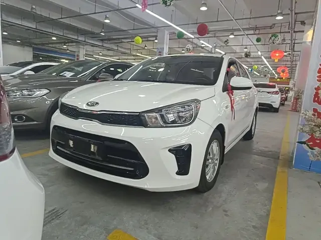 Kia Huan Chi 2017 1.4L Manual Smart Fashion