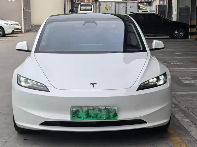 Tesla Model 3 2025 Model Year Facelift Rear-Wheel Drive